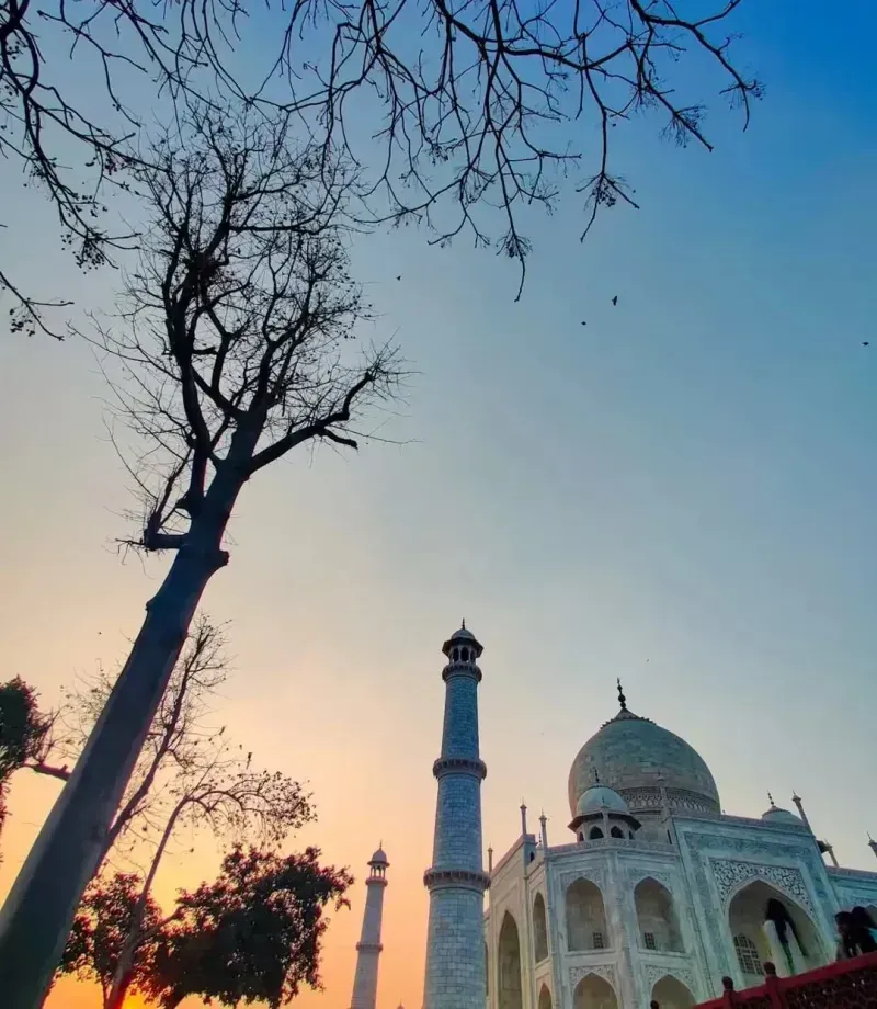 Beautiful architecture and landscapes in Agra